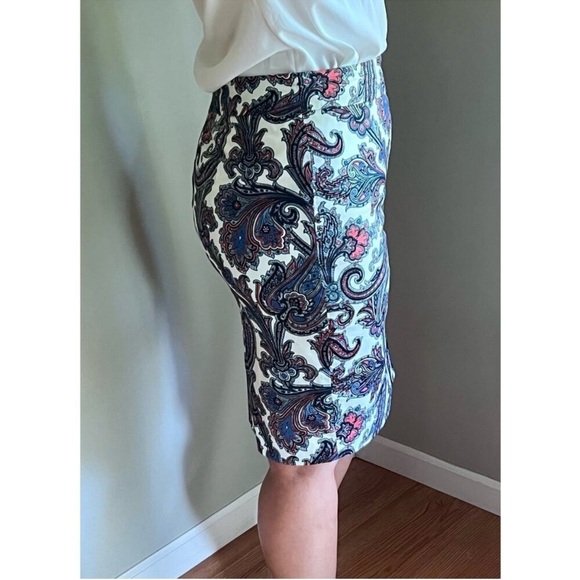 Ann Taylor skirt size 10 paisley print - Picture 5 of 14